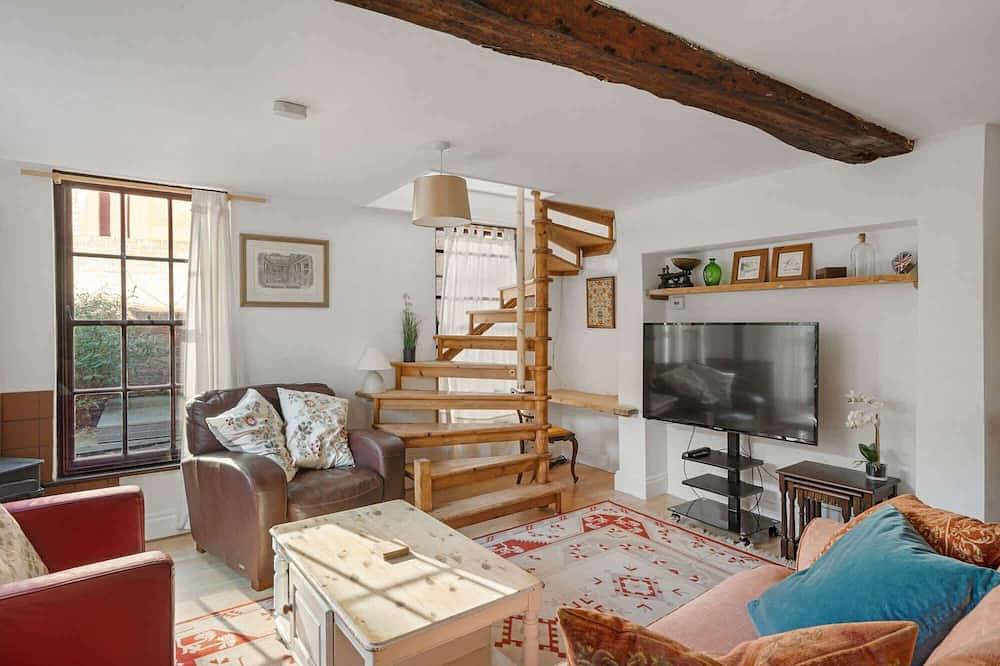 Grade Ii Listed Cottage in Central Taunton in Taunton, Somerset