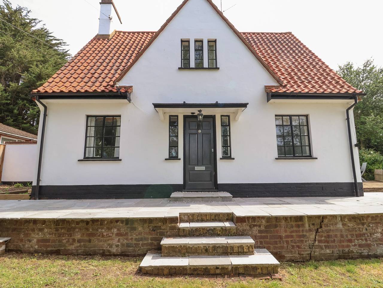 High Ground, Reydon in Waveney District, Sunrise Coast