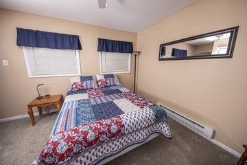 Log Cabin for 6 Guests in Page County, Picture 2