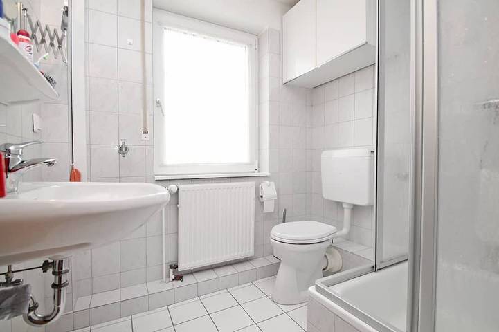 Ganze Wohnung, Helle Ferienwohnung mit Südbalkon für 2 Pers., strandnah, zentrumsnah, 2 e-bikes in Norddeich, Norden und Umgebung