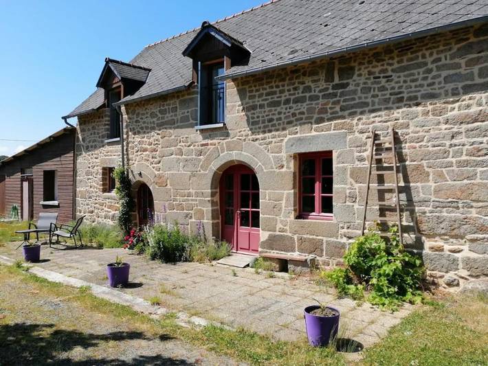 Location de vacances pour 6 personnes, avec jardin à Bazouges-la-Pérouse