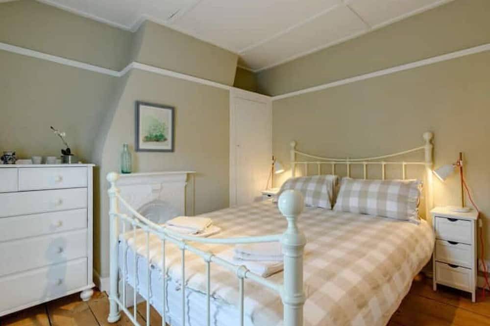 South Downs - Seaside Cottage with Dbl + Sofa Bed in Eastbourne, East Sussex