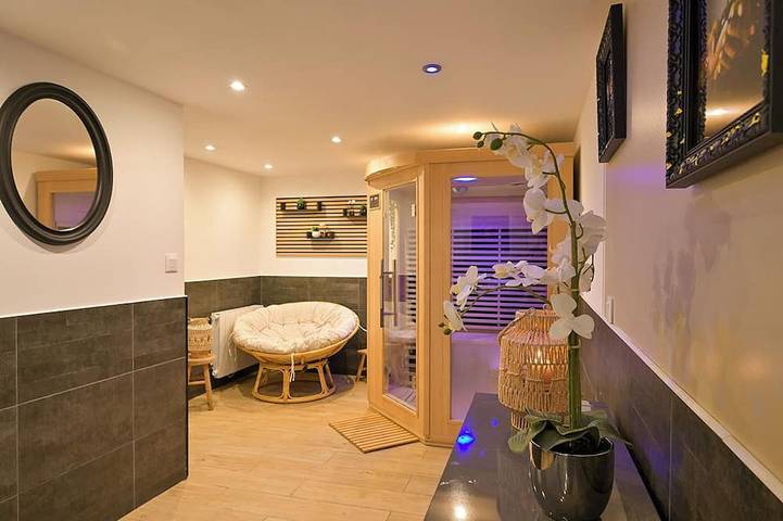 Location de vacances pour 8 personnes, avec piscine et jacuzzi, animaux acceptés à La Poterie-Cap-d'Antifer