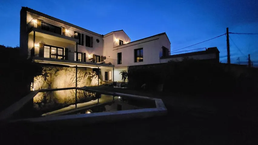 Ferienwohnung für 3 Personen, mit Pool und Garten sowie Ausblick - 1