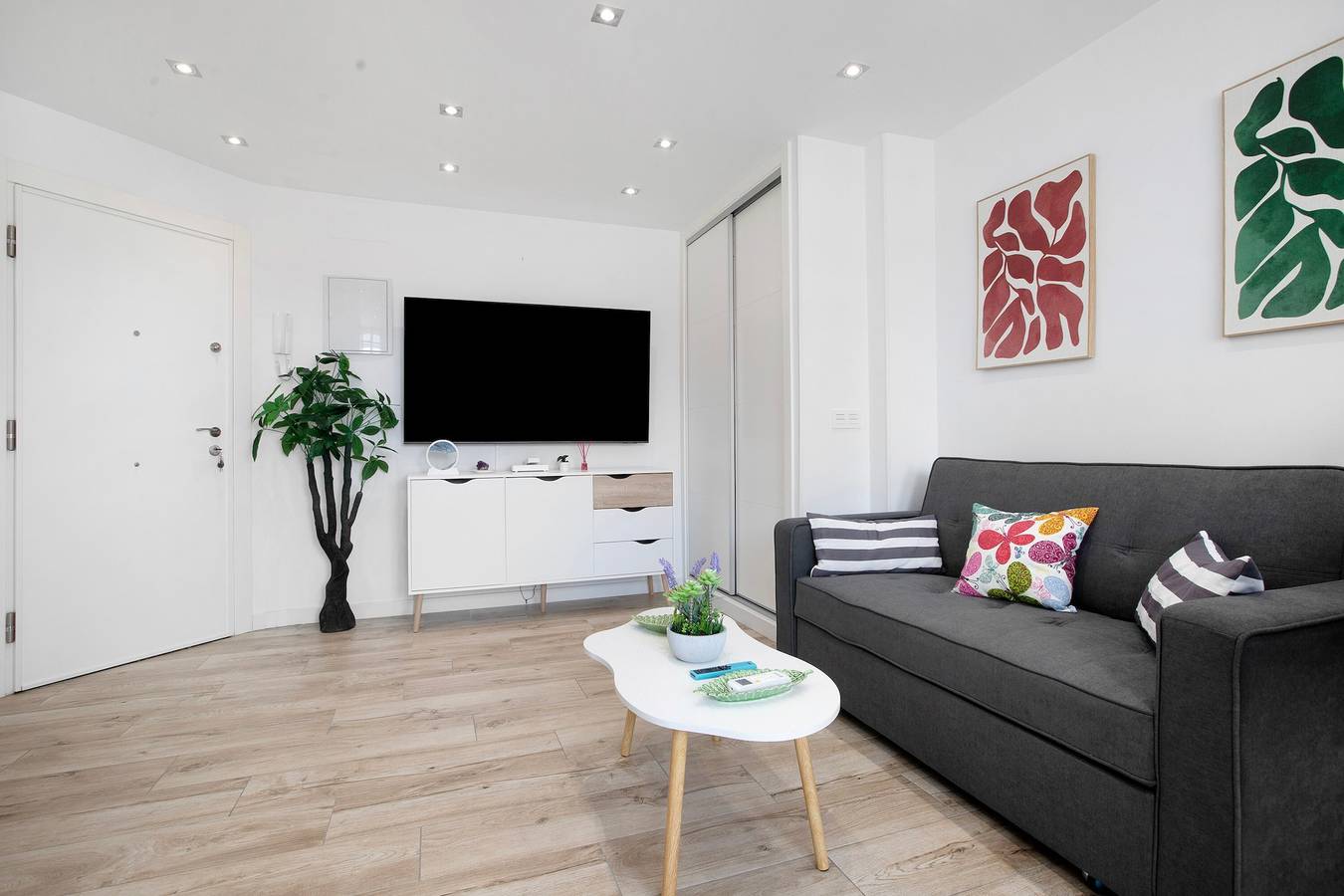Entire apartment, Apartment 'Casa Eu' with Wi-Fi and Air Conditioning in Torremolinos Centre, Torremolinos