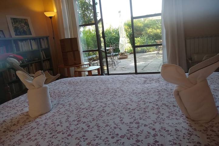 Location de vacances pour 8 personnes, avec terrasse et jardin à Sainte-Croix-à-Lauze - 3