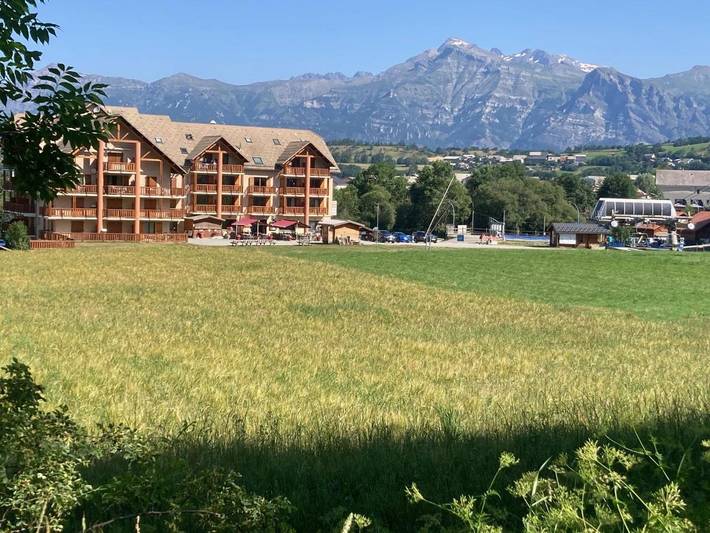 Appart’hôtel pour 6 personnes, avec Balcon ainsi que Jardin et Vue