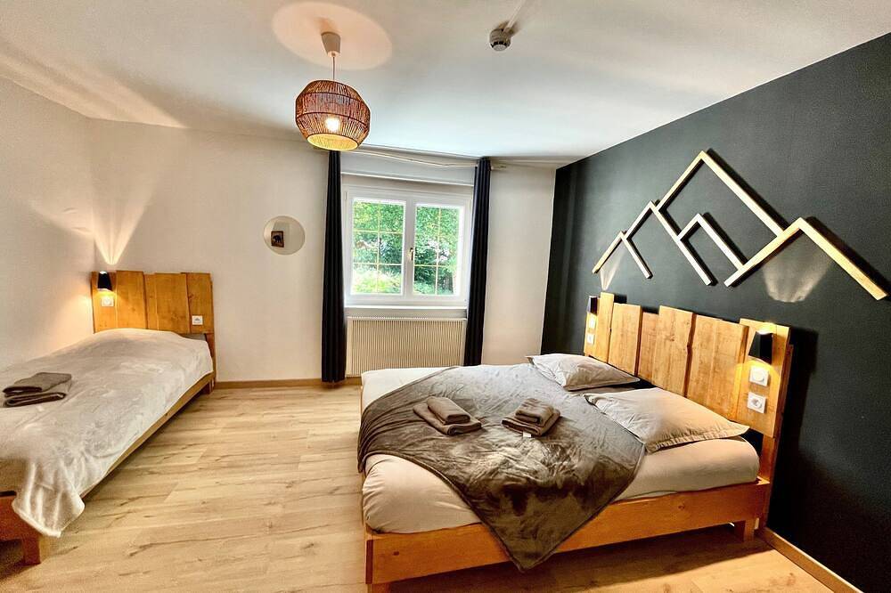 Gîte Valart maison 550m2 avec Jacuzzi, Sauna, Billard, Baby-foot, fléchettes,.. in Le Thillot, Région d'Épinal