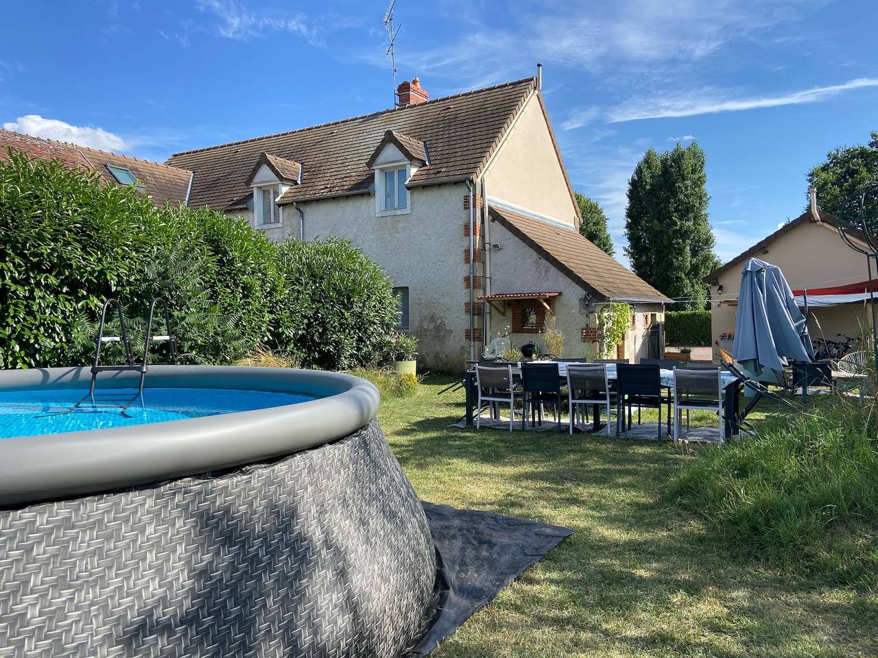 "Le Deux", ancien relais du Xixème in Mars-sur-Allier, Nièvre