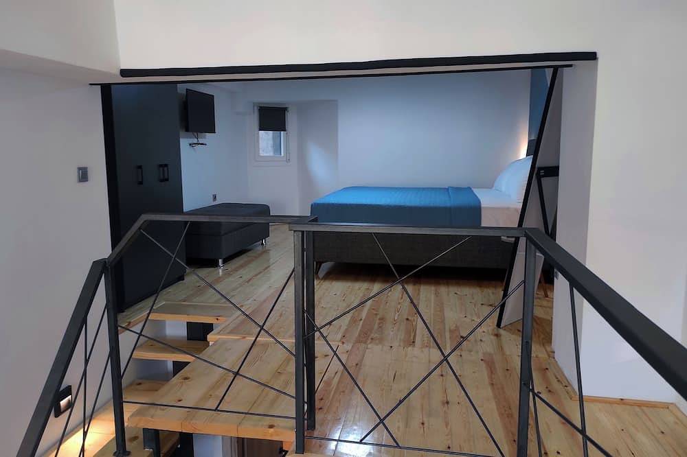 Geheel appartement, City Center Loft With Private Parking in Kavala, Regio Kavala