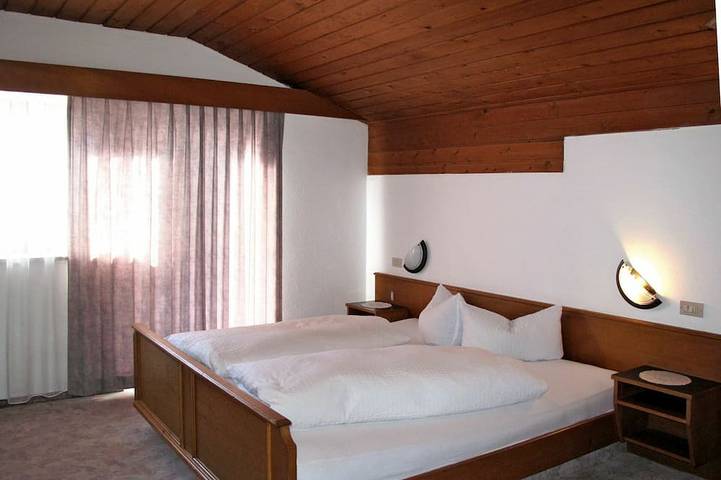 Ganze Wohnung, Herrliche Wohnung für 6 Gäste mit  W-Lan, TV, Balkon und Haustiere erlaubt in St. Valentin auf der Haide, Graun
