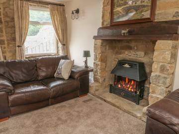 Log Cabin for 6 People in West Yorkshire, Yorkshire, Photo 3
