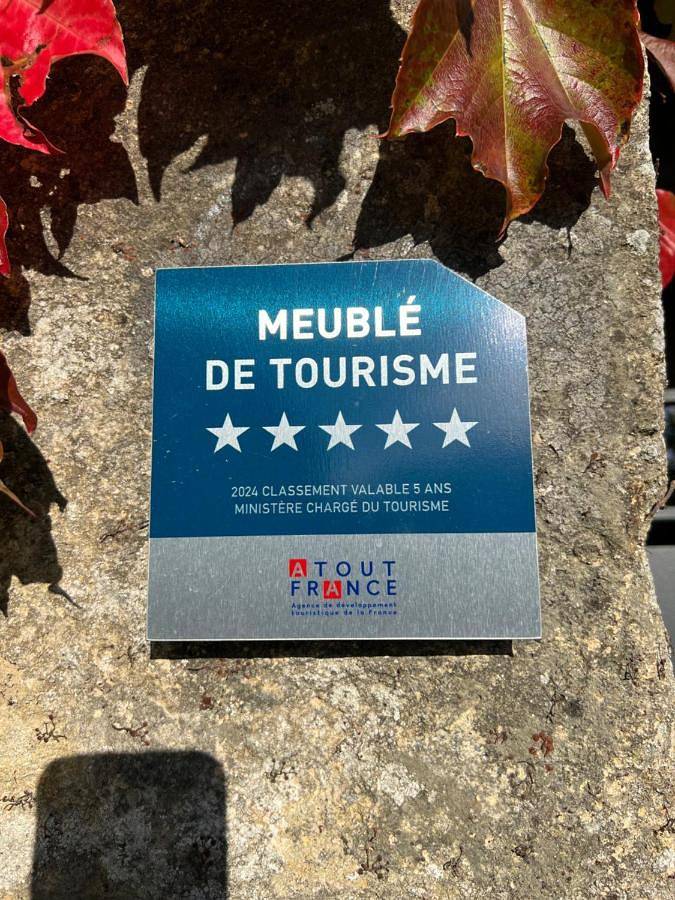 Location de vacances pour 12 personnes, avec piscine et jardin à Mauriac - 2