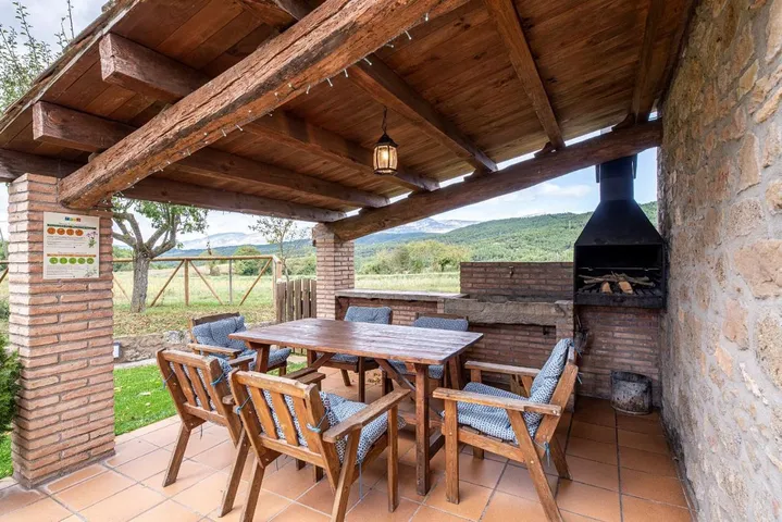 Casa rural para 8 personas, con vistas y vistas al lago además de piscina y jardín, Familias con niños - 1