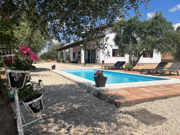 Casa rural para 8 personas, con Terraza y Jardín además de Piscina y Vistas en El Castillo de las Guardas