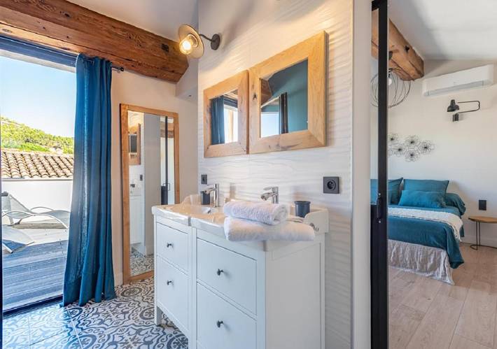 Location de vacances pour 4 personnes, avec balcon et vue, adapté aux familles à Conilhac-Corbières