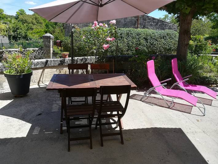 Gîte pour 5 personnes, avec terrasse à Espiet