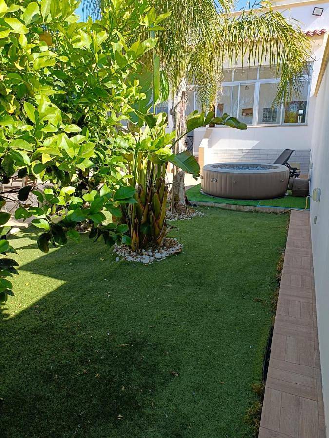 Gîte pour 3 personnes, avec jardin ainsi que piscine et jacuzzi à Taranto - 4