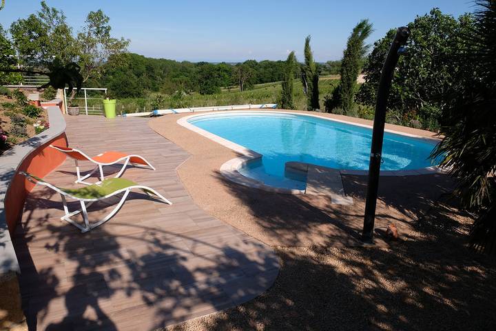 Gîte pour 2 personnes, avec jardin et piscine dans Beaujolais - 3