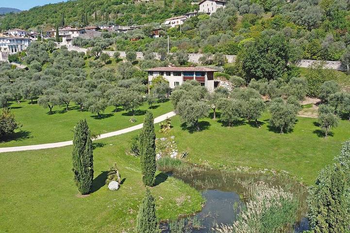 Villa für 18 Personen, mit Garten in Toscolano-Maderno