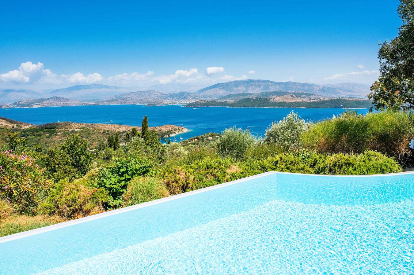 Villa Aloni Sinies in Corfu