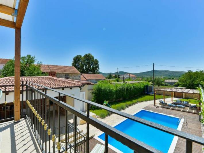 Ferienhaus für 12 Personen, mit Balkon und Terrasse