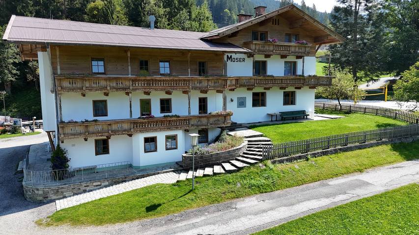 Ferienwohnung für 4 Personen, mit Balkon und Garten