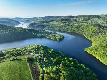 Location de vacances pour 15 personnes, avec jacuzzi et jardin à Saint-Jean-Saint-Maurice-sur-Loire