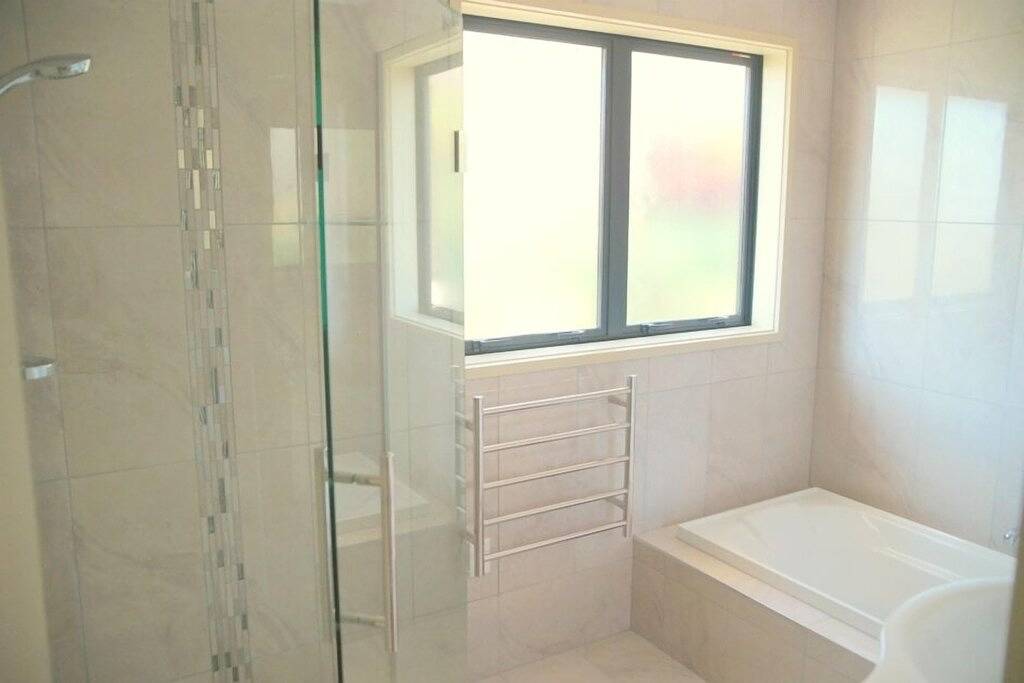 Spoil yourself... Relax in style. Warm and quiet. in Greymouth, West Coast (Neuseeland)