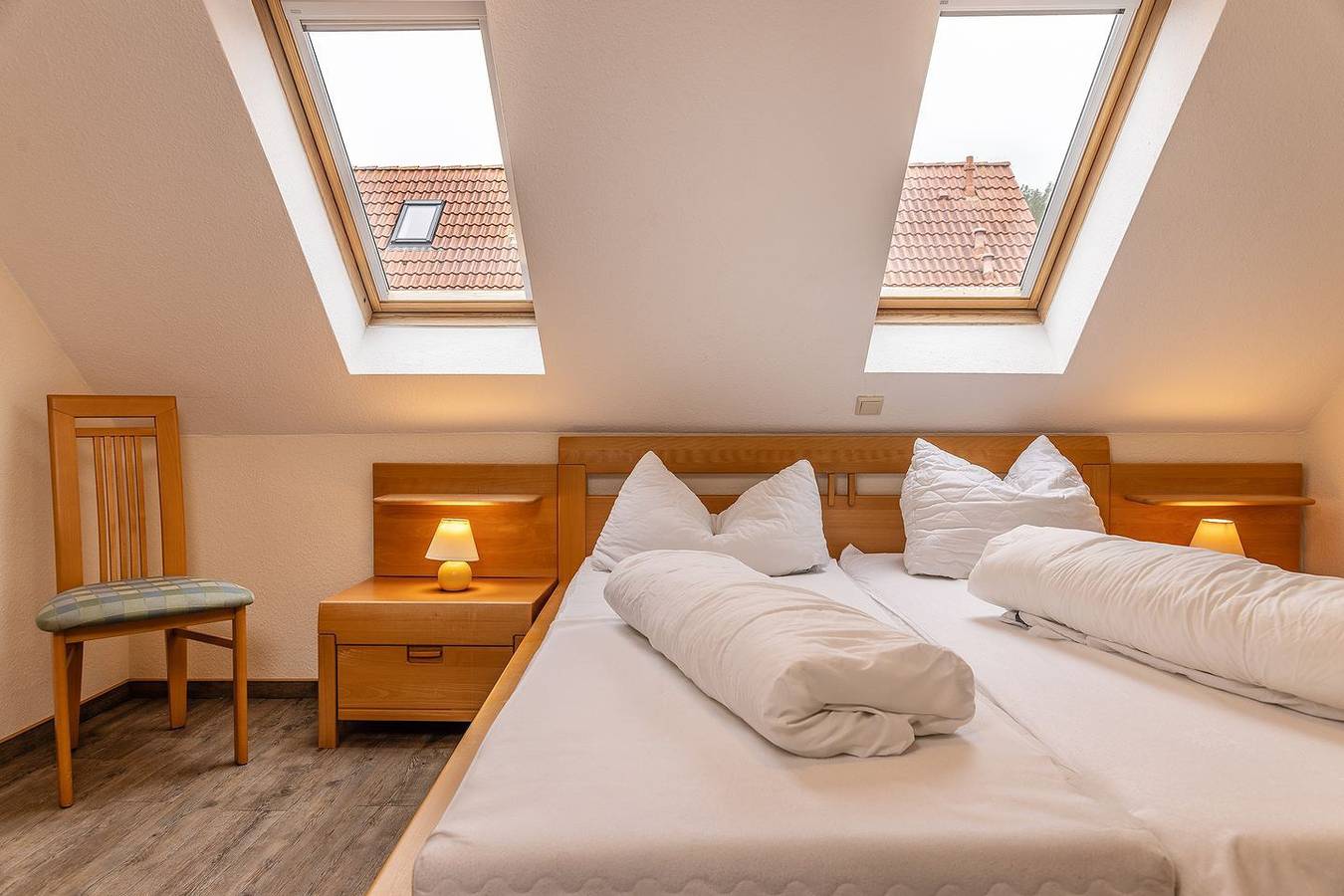 Schick und idyllisch gelegen: Das Reihenendhaus mit seinen ca. 70 qm ist modern und gemütlich zugleich eingerichtet. Die herrlich angelegte Terrasse in Südlage verspricht schöne gemeinsame Stunden. in Carolinensiel-Harlesiel, Wittmund