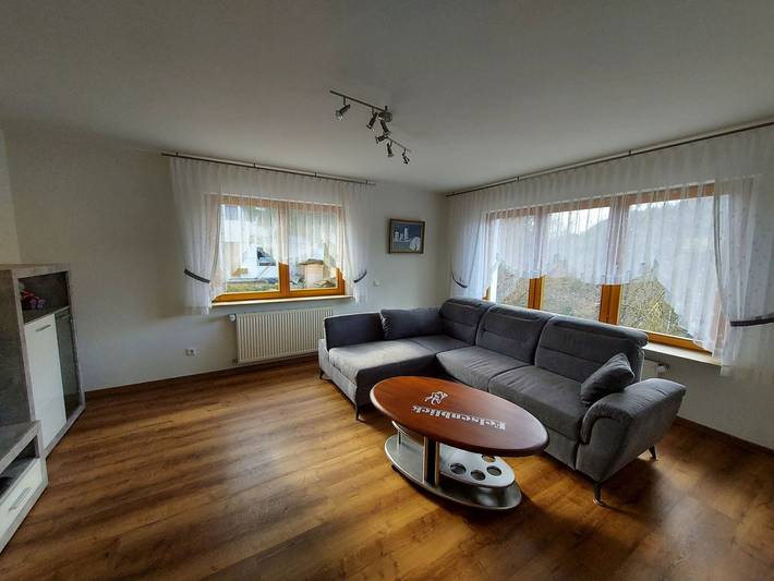 Apartamento entero, Apartamento vacacional 'Felsenblick' con balcón y Wi-Fi in Albstadt, Neckar-Alb