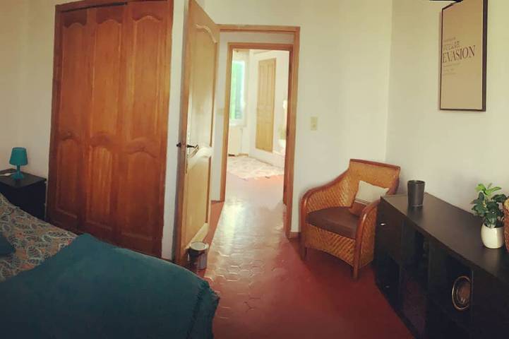 Gîte pour 10 personnes, avec jardin à Miramas - 4