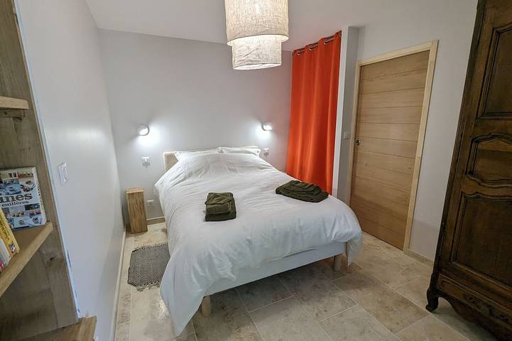 Gîte pour 10 personnes, avec jardin à Aulnay-la-Rivière - 3