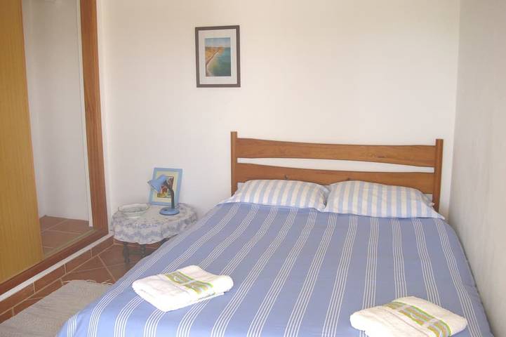 2-Zimmer-Haus mit Garten und abgelegenen Grillplatz, kostenloses Internet, Strände in Budens, Naturpark Südwest-Alentejo und Costa Vicentina