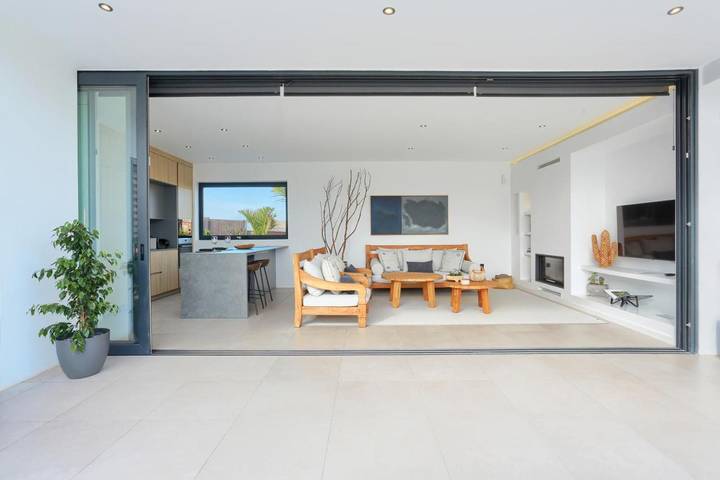 Location de vacances pour 4 personnes, avec piscine ainsi que vue et jardin à Villaverde - 3