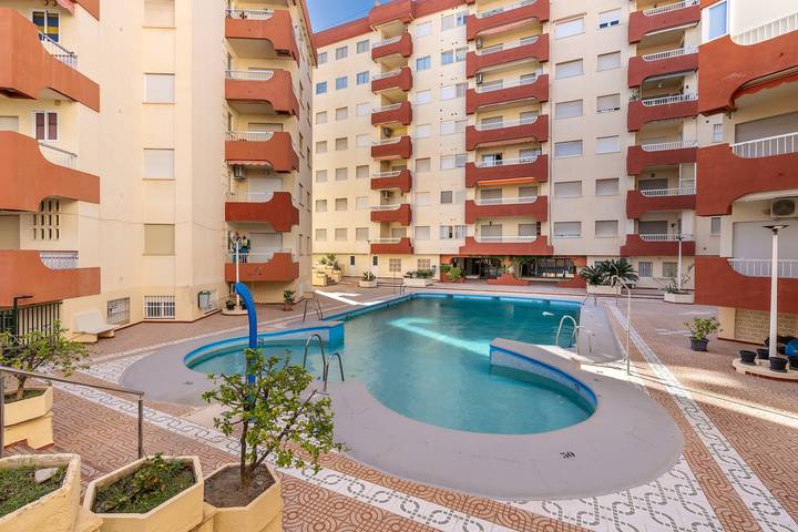 Ganze Wohnung, Ferienwohnung 'Maravillosa Cala' mit Meerblick, Gemeinschaftspool und Wlan in Calahonda, Motril