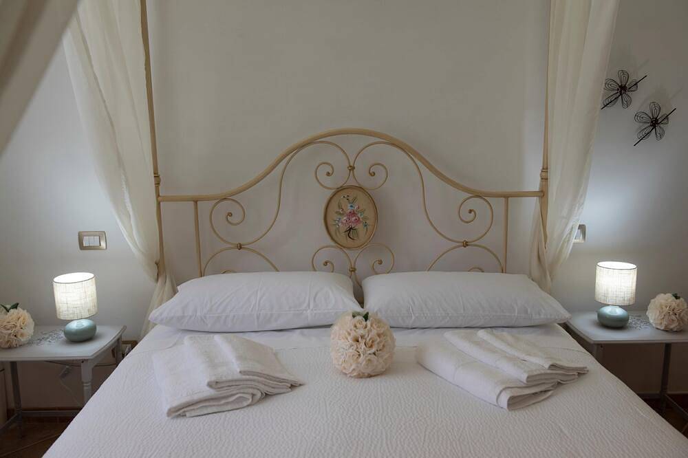 Double Room with Pool View in Marta, Viterbo Provinz