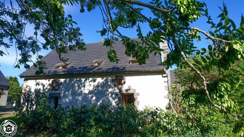 Gîte pour 6 personnes, avec jardin à Vernines