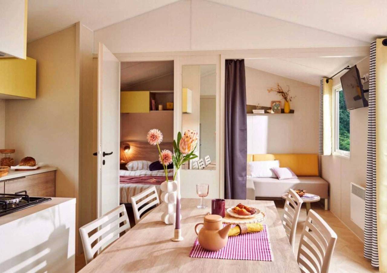 Zecamping familial parc aquatique chiens acceptés mobil-home clim 30m2 in Sérignan, Côte méditerranéenne (France)