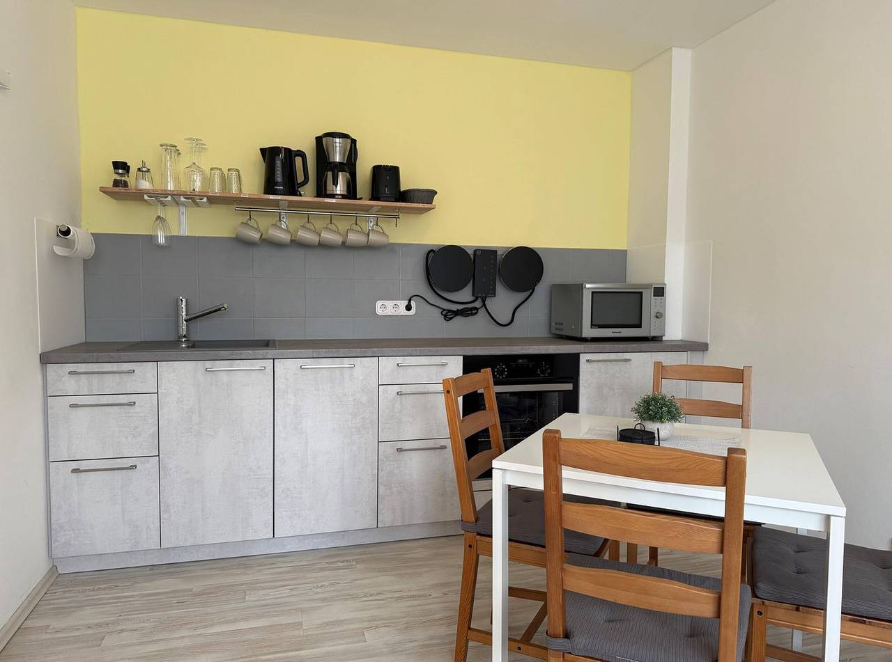 Ganze Wohnung, Komfortable Ferienwohnung in der Pension vorm Darß in Neu Hirschburg, Ribnitz-Damgarten
