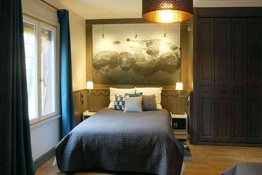 Town house with terrace and garden in the center of Lyon.. in Fourvière, Lione