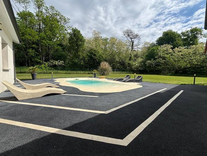 Location de vacances pour 7 personnes, avec terrasse et vue ainsi que jardin et piscine à Cissac-Médoc - 2