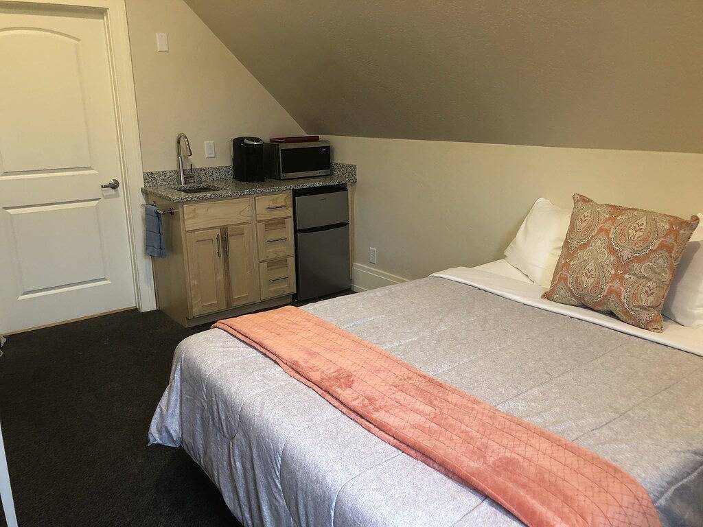 Ganze Wohnung, The \"Crash Pad\" Studio Apartment in Downtown Provo in Provo, Utah Lake