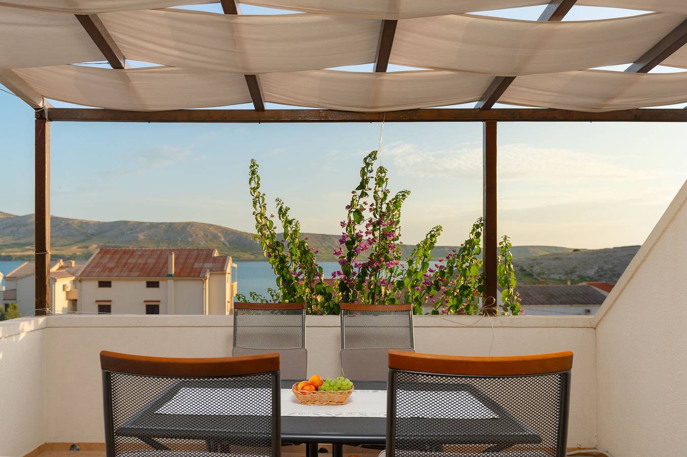 Ganze Wohnung, Apartments Luka in Zubovići, Pag