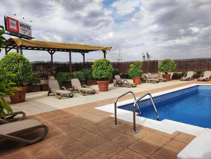 Apartamento para 3 personas, con piscina y terraza, Se admiten mascotas en Armilla