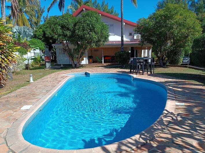 Location de vacances pour 7 personnes, avec vue ainsi que piscine et jardin dans Plage de l'Hermitage - 4