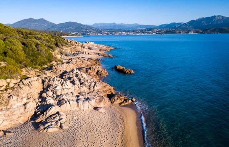 Villa pour 8 personnes, avec piscine et terrasse à Propriano