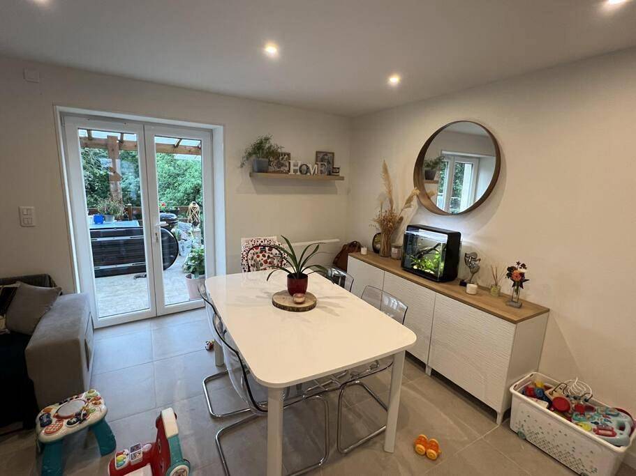 Appartement entier, Two-Bedroom Apartment in Sainte-Marie-sur-Ouche, Région de Dijon