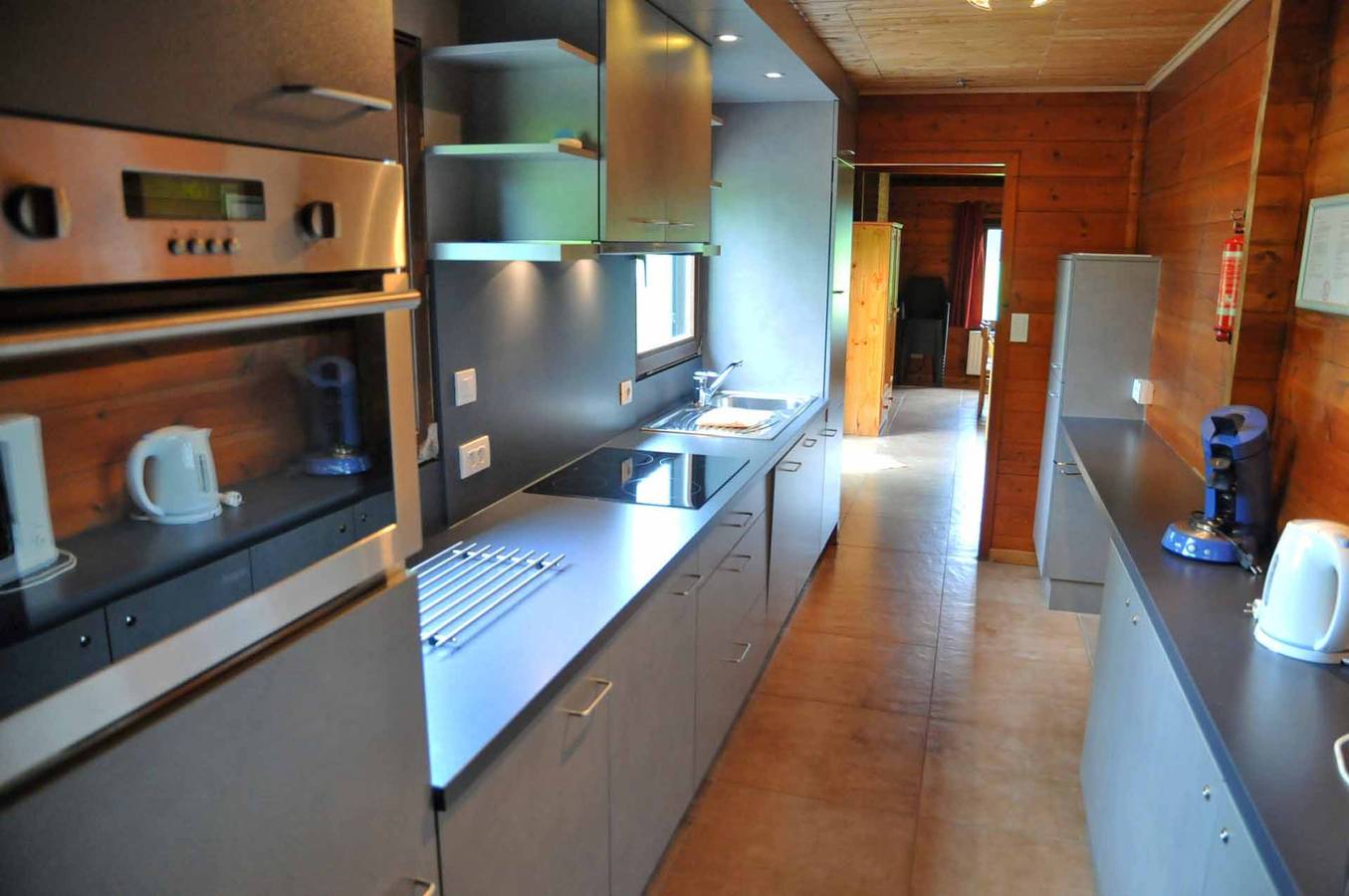 Gemütliches Wellness Bungalow für 9 Personen mit Sauna, Dampfbad und Whirlpool. in Houyet, Region Namur