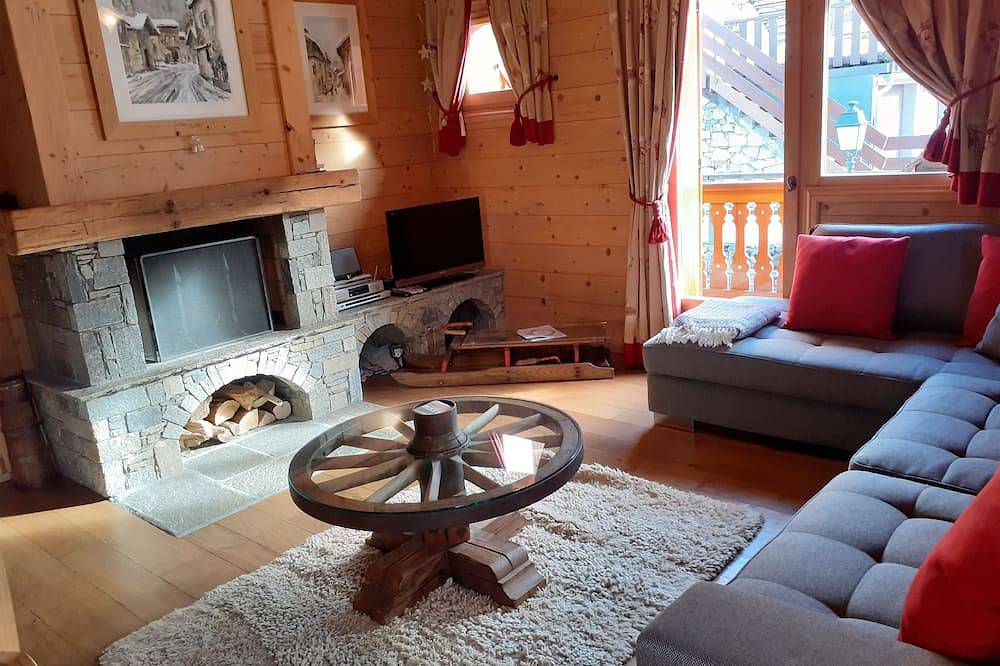 Mimosa - Attractive Ski Chalet in Courchevel 1300 (Le Praz), Saint-Bon-Tarentaise